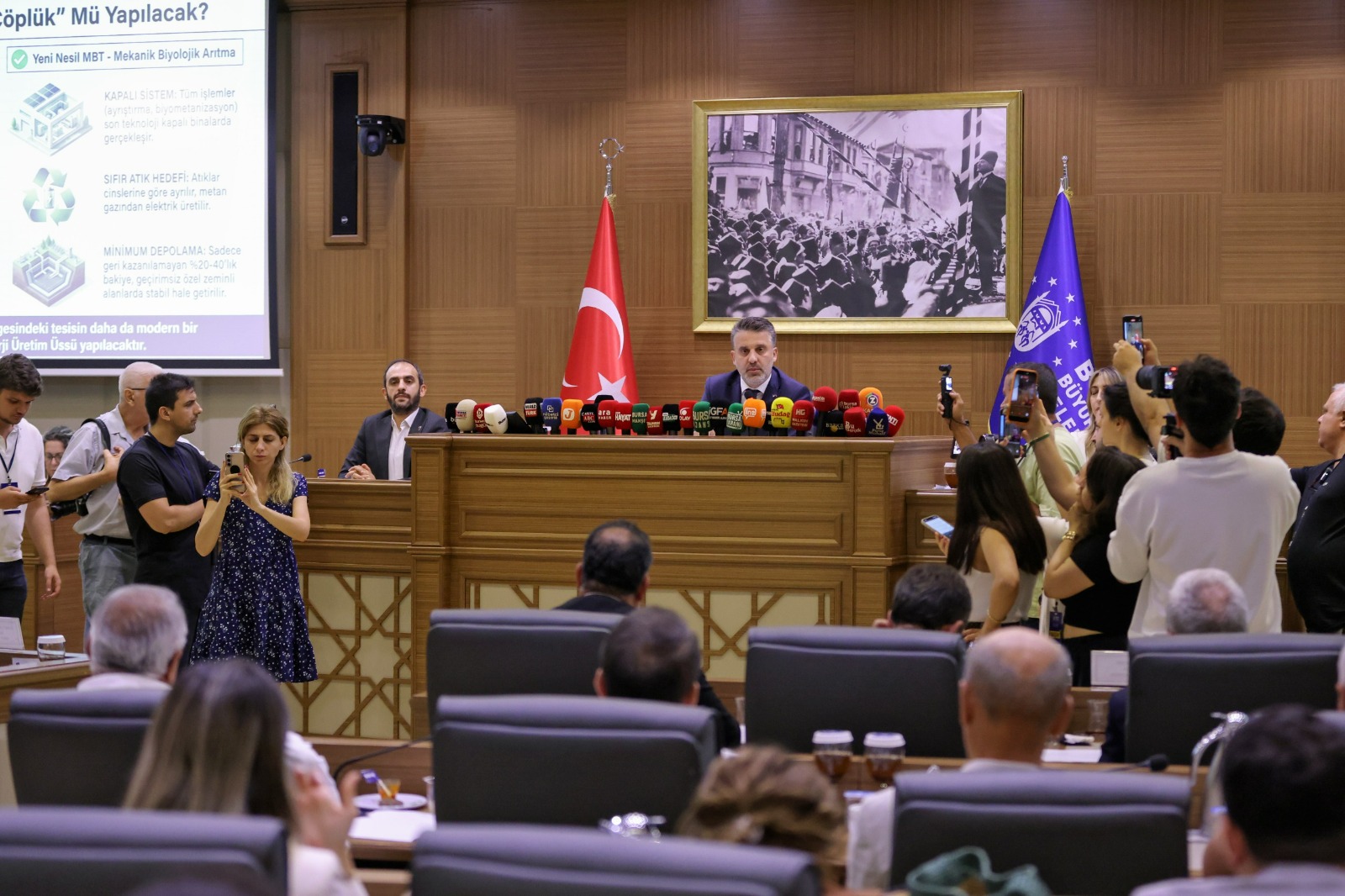 2026/07/bursa-nin-gelecegine-yon-verecek-iki-kritik-proje-mecliste-sunuldu-gal-1-1784057405-37466_MTZhNTY4OG_1.jpeg