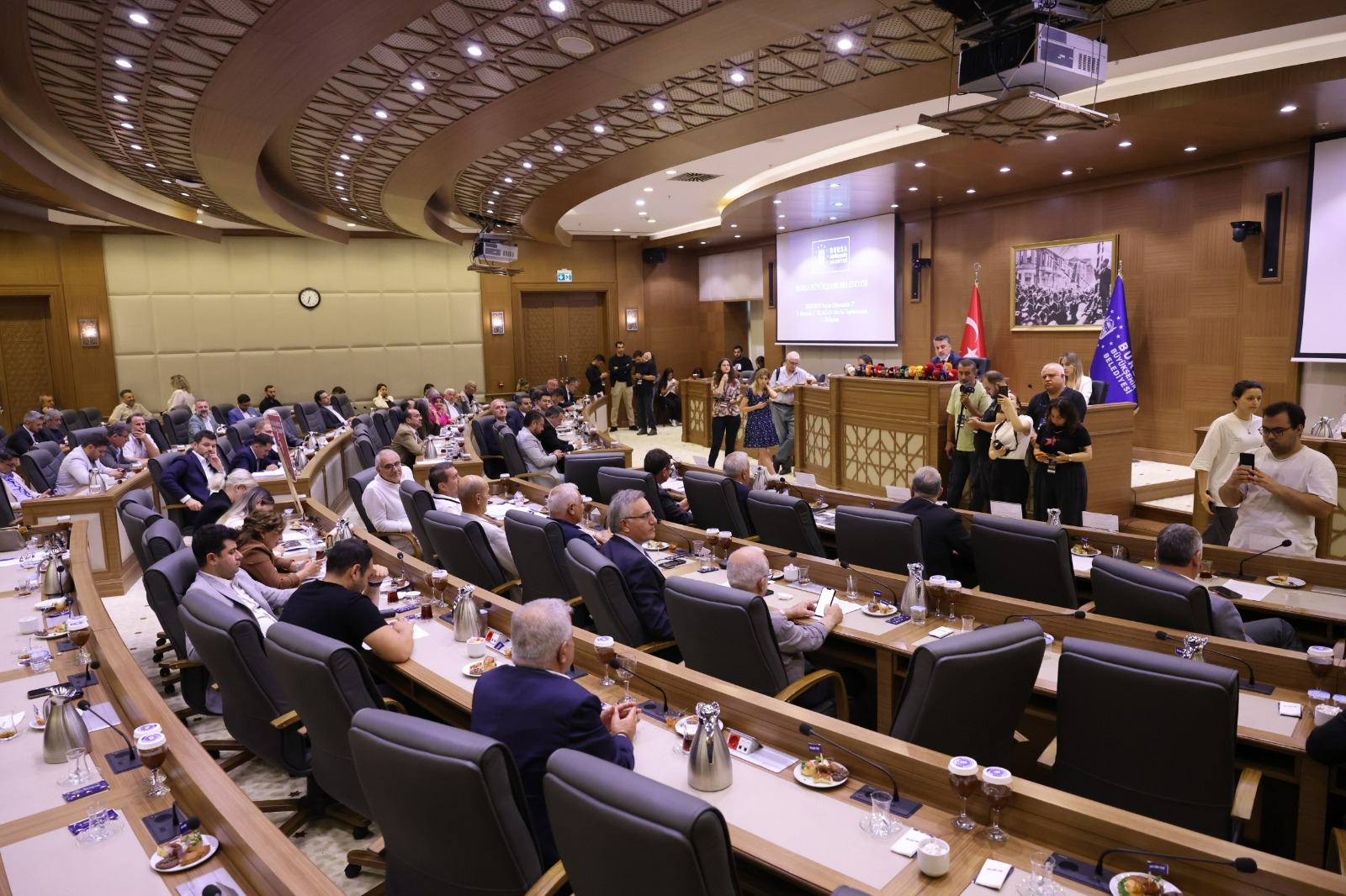 2026/07/bursa-nin-gelecegine-yon-verecek-iki-kritik-proje-mecliste-sunuldu-gal-3-1784057406-37466_MTZhNTY4OG_3.jpeg