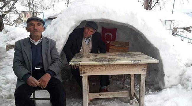 Kahveci kardeşler iglo yaptı