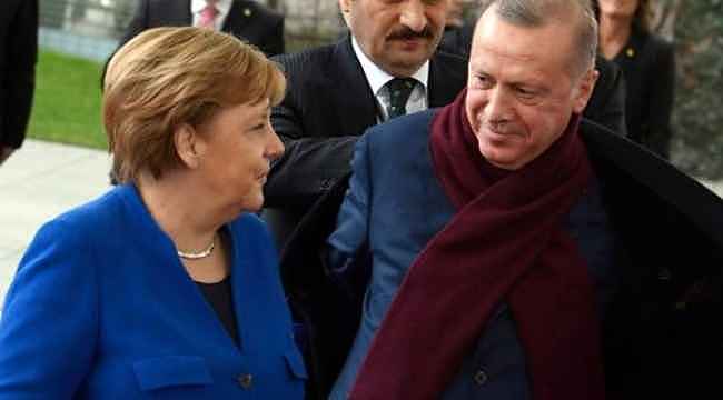 Cumhurbaşkanı Erdoğan ve Başbakan Merkel buluşmasına damga vuran Palto diyaloğu
