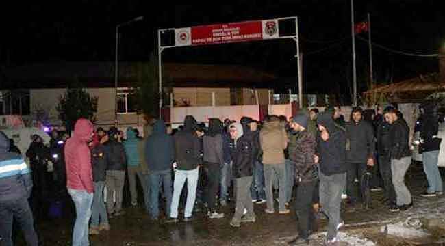 Bingöl'de cezaevinde mahkumlar isyanda