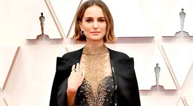 Natalie Portman'ın protesto amaçlı giydiği ceket eleştirildi