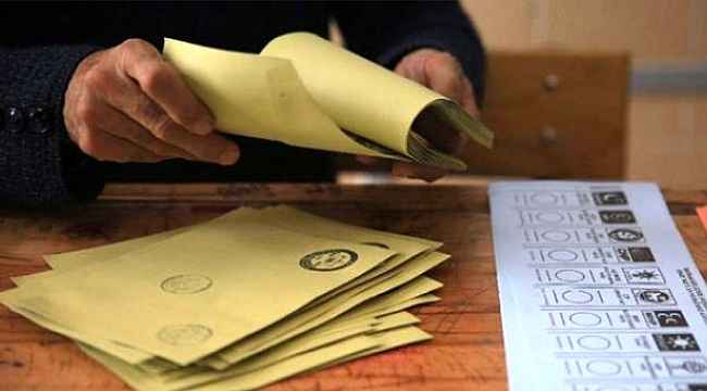 Son seçim anketinde vatandaşa partilerin ittifakı soruldu! İttifak arasındaki oy oranları farkı bir hayli şaşırttı!