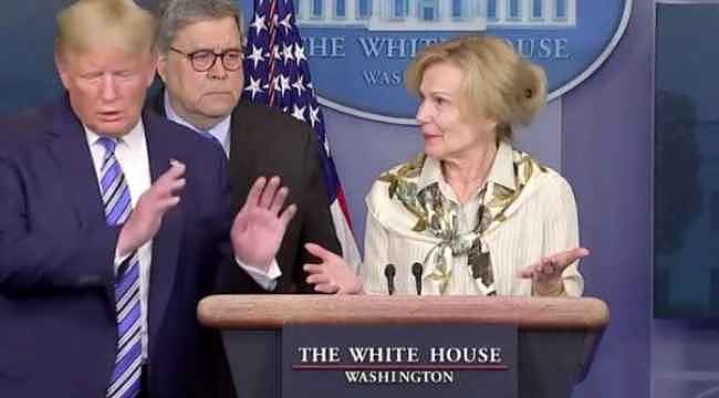Kameralar önünde yapılan koronavirüs şakası Trump'ı korkuttu