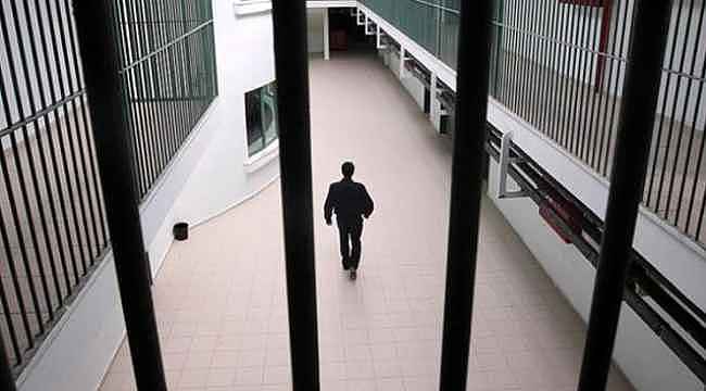 Adalet Bakanlığı, cezaevlerinde koronavirüs salgınına karşı alınan tedbirlerin süresini uzattı