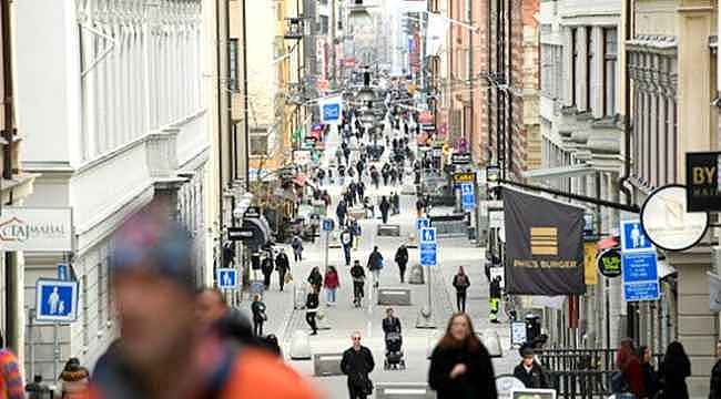 İsveç'in koronavirüs salgınında uyguladığı sürü bağışıklığı tutmadı
