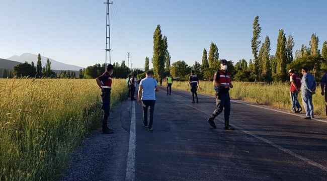 Develi'de işçi servisine ateş açan 5 kişiden 2'si yakalandı