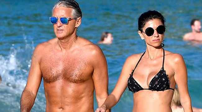 Galatasaray'ın eski hocası, fit vücudu ile hayran bıraktı