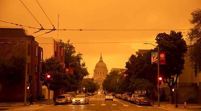 ABD'deki orman yangını nedeniyle San Francisco turuncuya boyandı