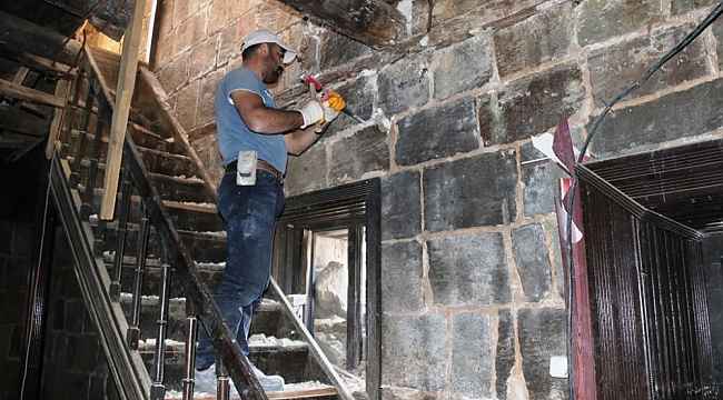 Bitlis'te 130 yıllık tarihi yapı, Fuat Sezgin Kültür Evi olarak onarılıyor