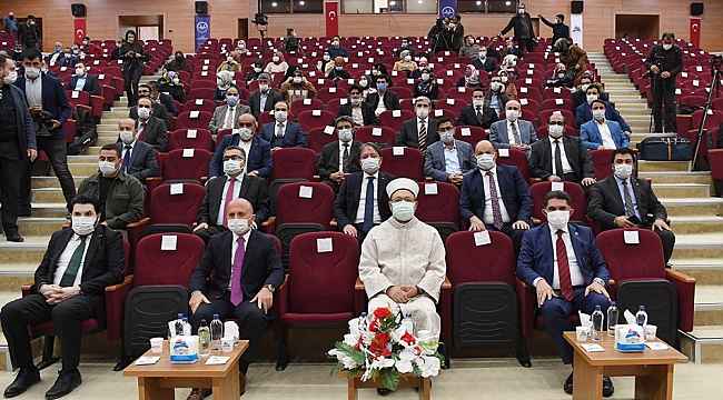 "Bilgi ve Hikmet Işığında İyi İnsan Yetiştirme İdealimiz" konferansı