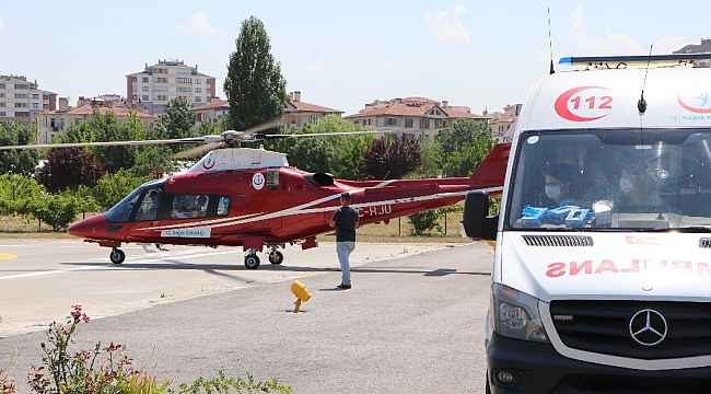 Trafik kazasında yaralanan sürücü hava ambulansı ile hastaneye kaldırıldı