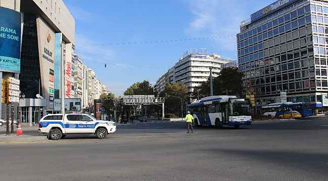 Başkent'te sokağa çıkma kısıtlaması sonrası vatandaşlar kendini dışarı attı