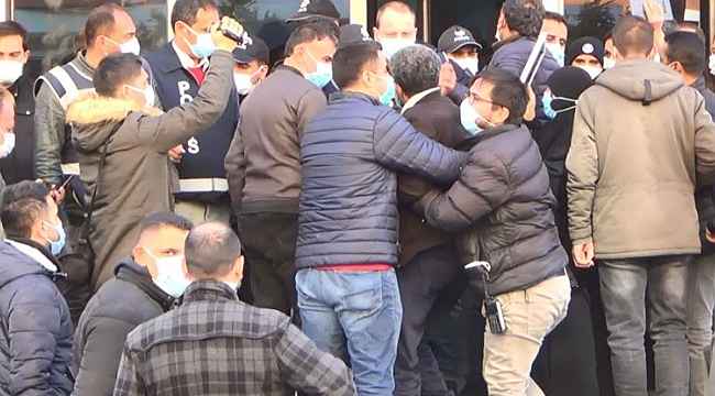 HDP önünde ailelerin yüzüne tükürülmesi iddiası gerginlik oluşturdu