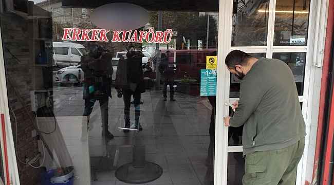 Kısıtlama kapsamında AVM'ler, marketler ve berberler saat 10.00'da açıldı