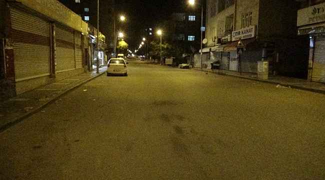 Kısıtlamanın ikinci gününde Diyarbakır'da sokaklar boş kaldı