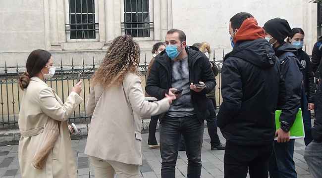 Polise "Kapa çeneni" diyen kadın turistler gözaltına alındı