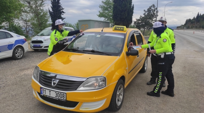 'Kemerim Hep Aklımda' mottosunun bulunduğu afiş ve broşürler dağıtıldı
