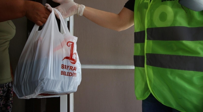 Bayraklı'da Ramazan ayı dayanışması sürüyor