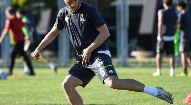 Bursaspor'da Keçiörengücü maçı hazırlıklarına ayak tenisi oynayarak devam etti - Bursa Haberleri
