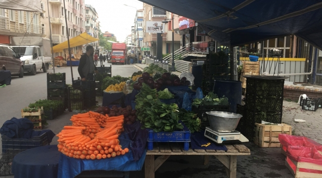 İstanbul'da pazarlar kurulmaya başlandı