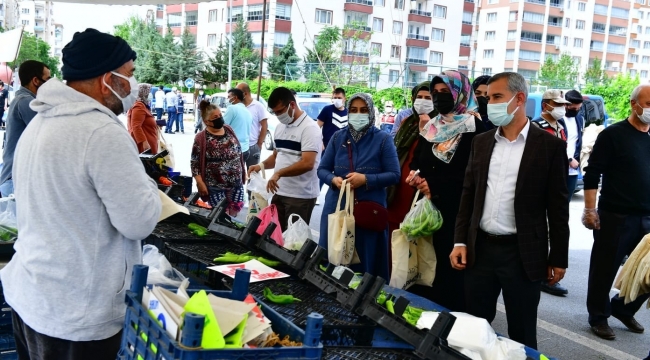 Milletvekili Tüfenkci ve Başkan Çınar'dan semt pazarı ziyareti
