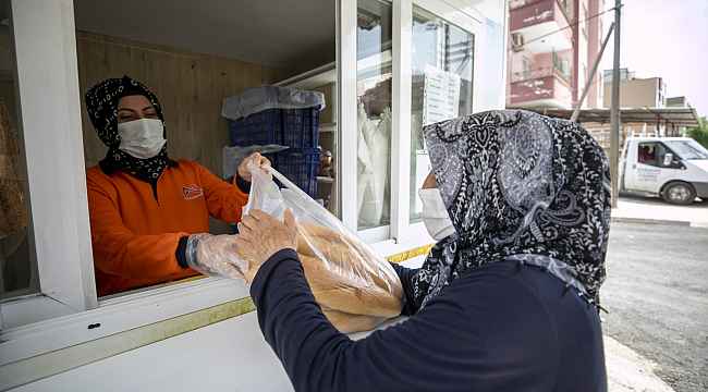 Parasını hayırseverin ödediği 4 bin ekmek ihtiyaç sahiplerine dağıtıldı