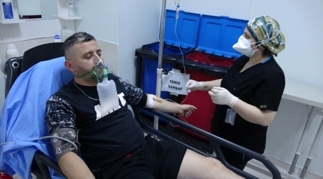 Yangına müdahale ederken hastanelik oldu