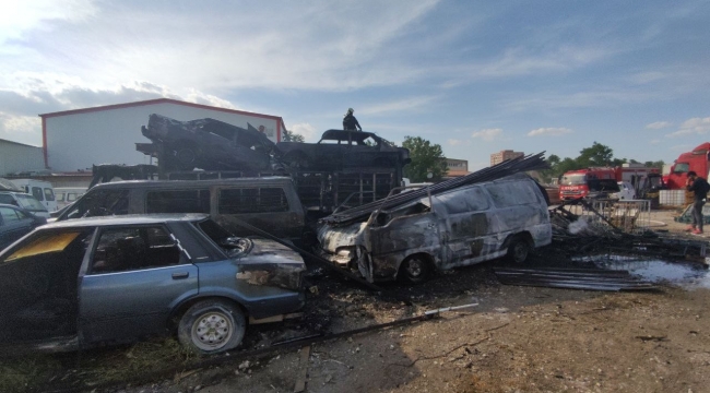 Yedi emin otoparkını alevler sardı
