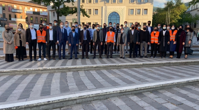 AK gençler Bursaspor'un 58. yaş coşkusunu vatandaşlarla paylaştı - Bursa Haberleri