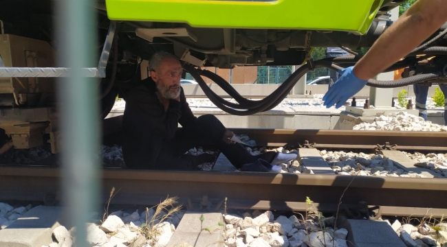 Bursa metrosunda korku dolu anlar... Şehrin metro hattını kilitledi - Bursa Haberleri