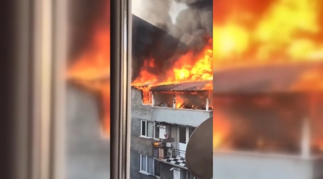 Bursa'da 2 katlı bina alevlere teslim oldu - Bursa Haberleri