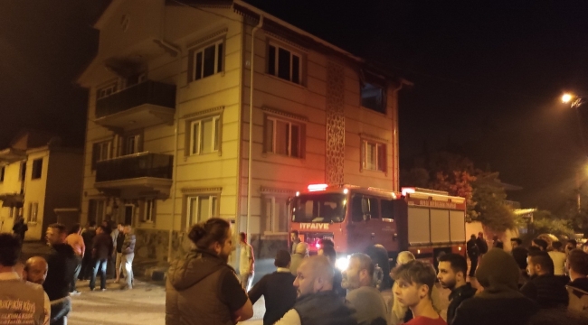 Bursa'da 3 katlı binada korkutan yangın - Bursa Haberleri