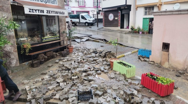 Bursa'nın Gemlik ve Mudanya ilçesi sele teslim - Bursa Haberleri