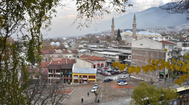 Pandemi ile birlikte AVM'lerden açık tarihi çarşıya kaçış var - Bursa Haberleri