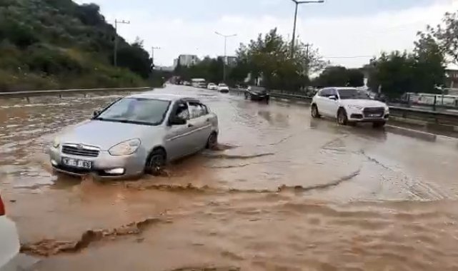 Bursa-İstanbul yolu sular altında kaldı