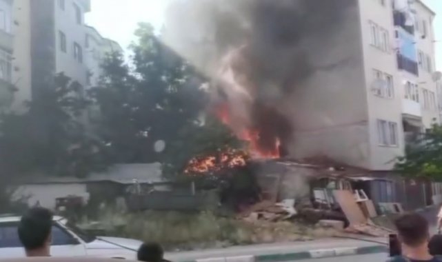 Bursa'da korkutan yangın ev alevlere teslim oldu