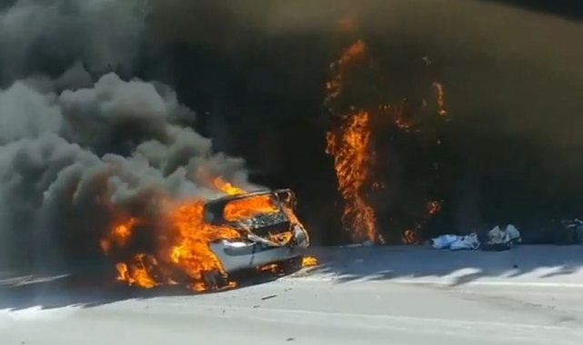 Bursa'da yanan otomobildeki alevler ormana sıçradı