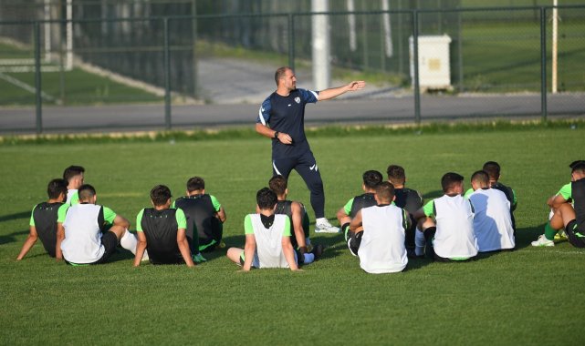 Bursaspor'da üç genç oyuncu takımdan gönderildi