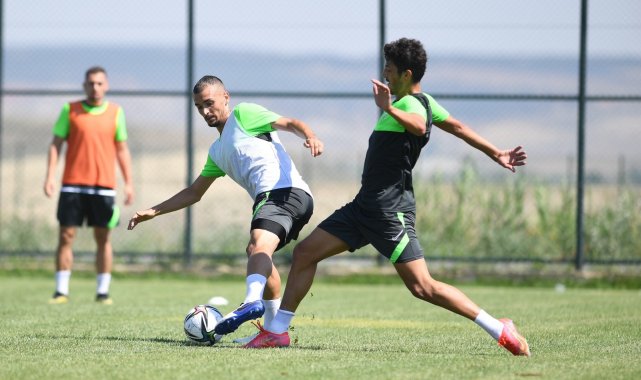 Bursaspor'un genç oyuncuları forma savaşı veriyor - Bursa Haberleri