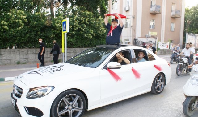 Down sendromlu genç çakı gibi asker oldu - Bursa Haberleri