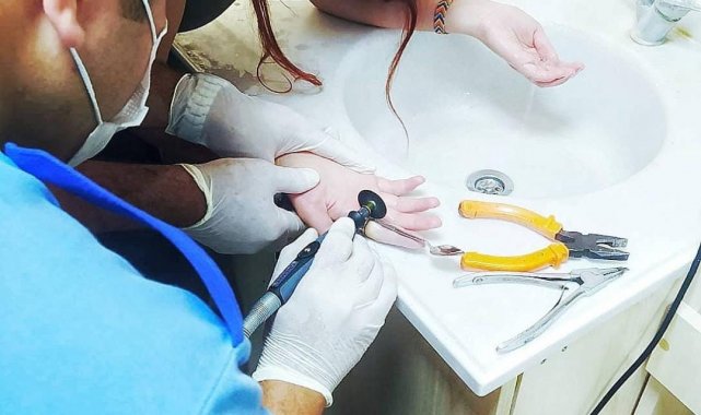 Parmağına yüzük sıkışan kadının imdadına itfaiye yetişti - Bursa Haberleri