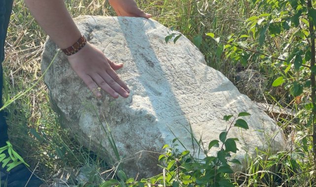 Tarlada 2 bin yıllık kitabe bulundu