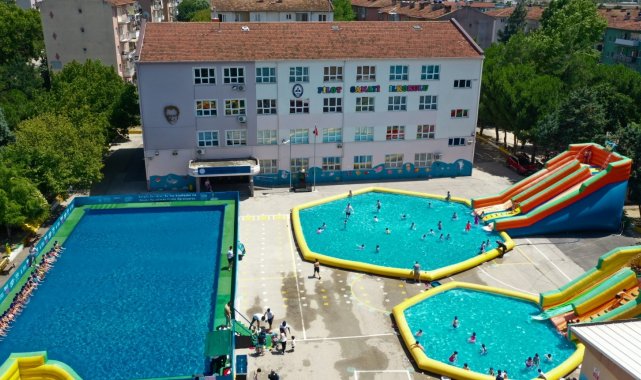 Tatil köyü değil, okul bahçesi - Bursa Haberleri