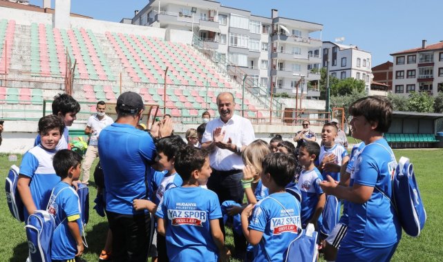 Yaz Spor Okulu'nda formalar Başkan Türkyılmaz'dan - Bursa Haberleri