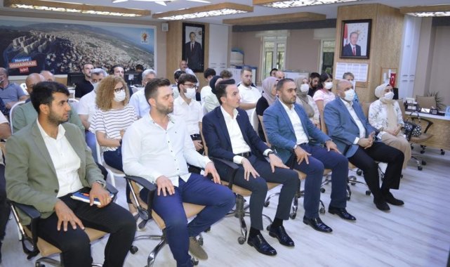 'Gençsin, geleceğinden vazgeçme'