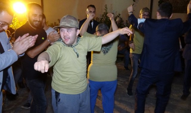 Bursa'da engelli gençler için unutulmayacak 'asker' eğlencesi...