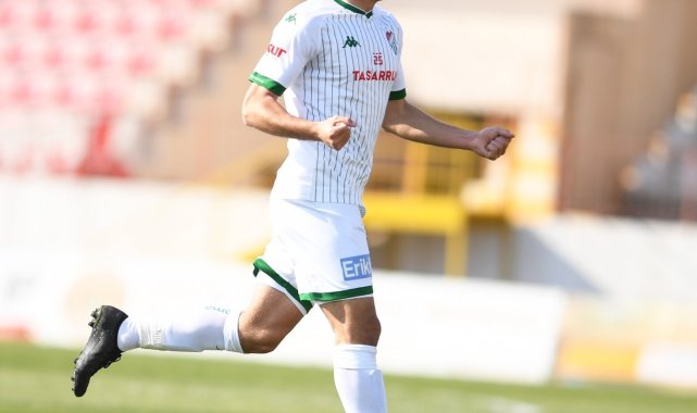 Bursaspor'un genç oyuncusu Berat Altındiş, Turgutluspor'a kiralandı