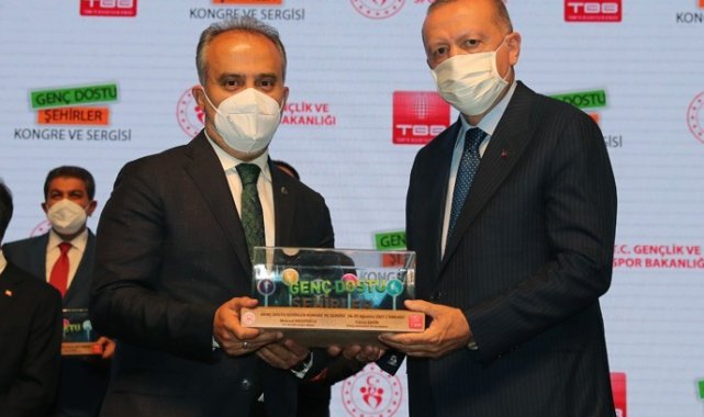 Cumhurbaşkanı Erdoğan'dan Bursa'ya gençlik ödülü