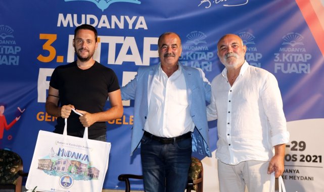 Kitap Fuarı'nda sahne çocuk ve gençlerin